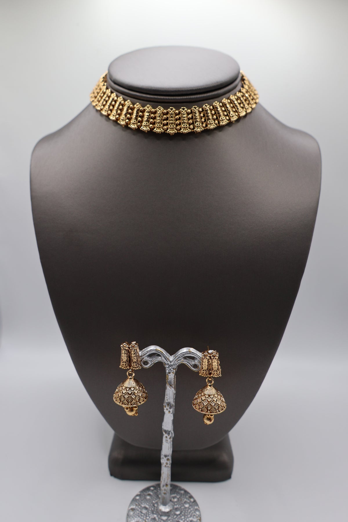 Indira Choker Necklace Set