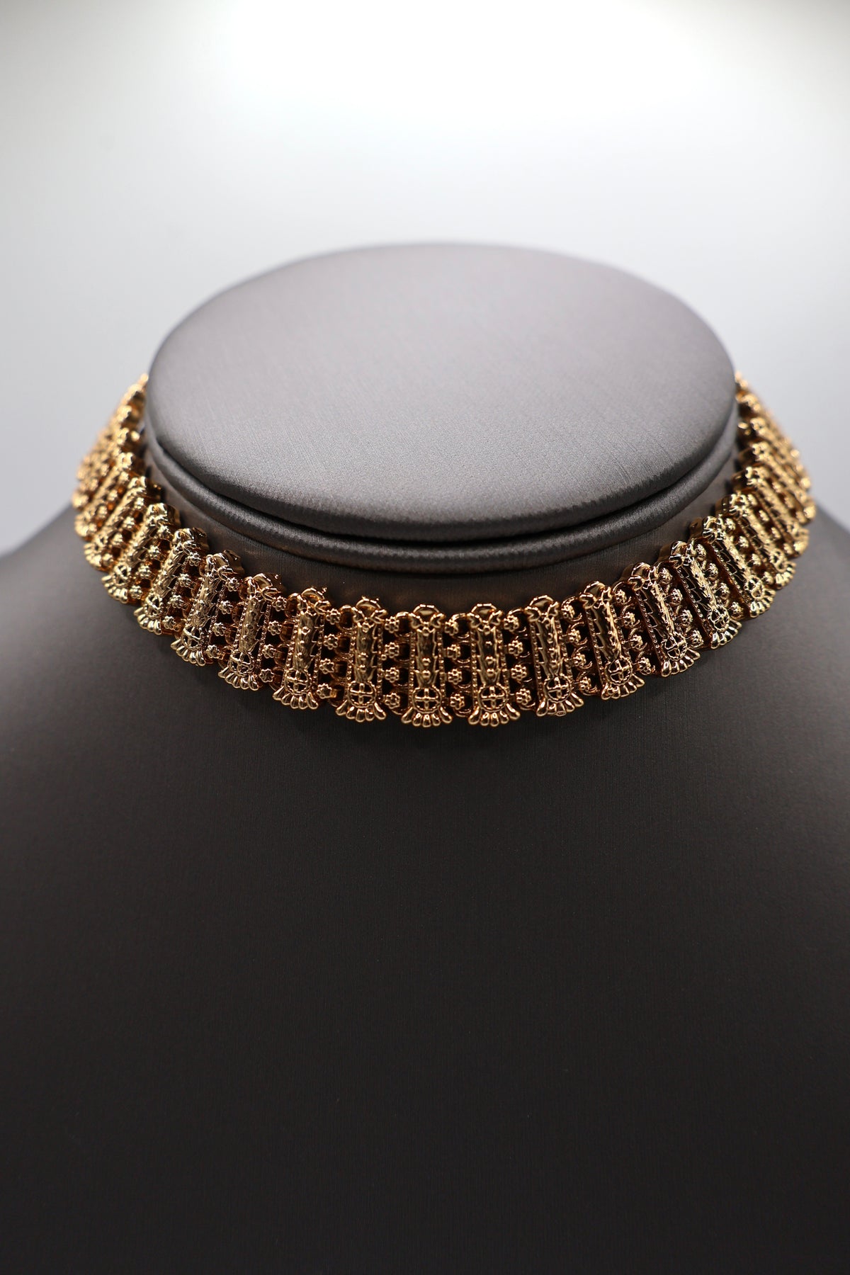 Indira Choker Necklace Set