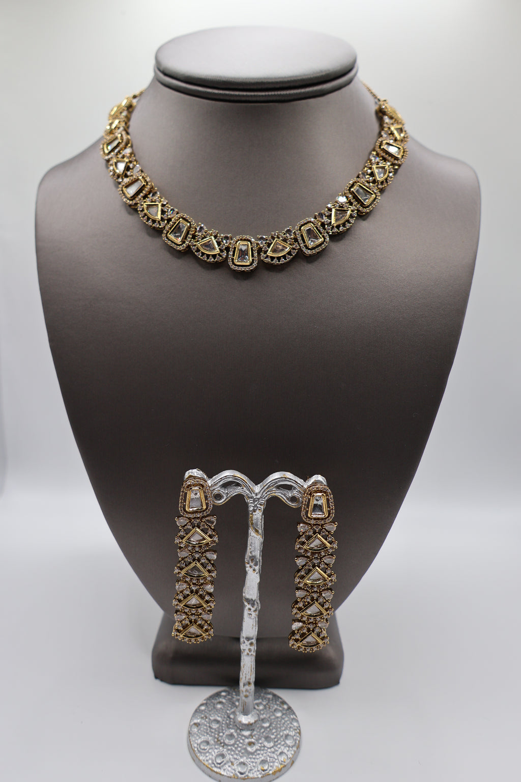 Raiva Necklace Set