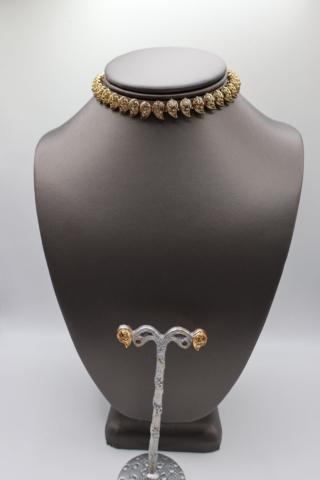Anamika Choker Necklace Set