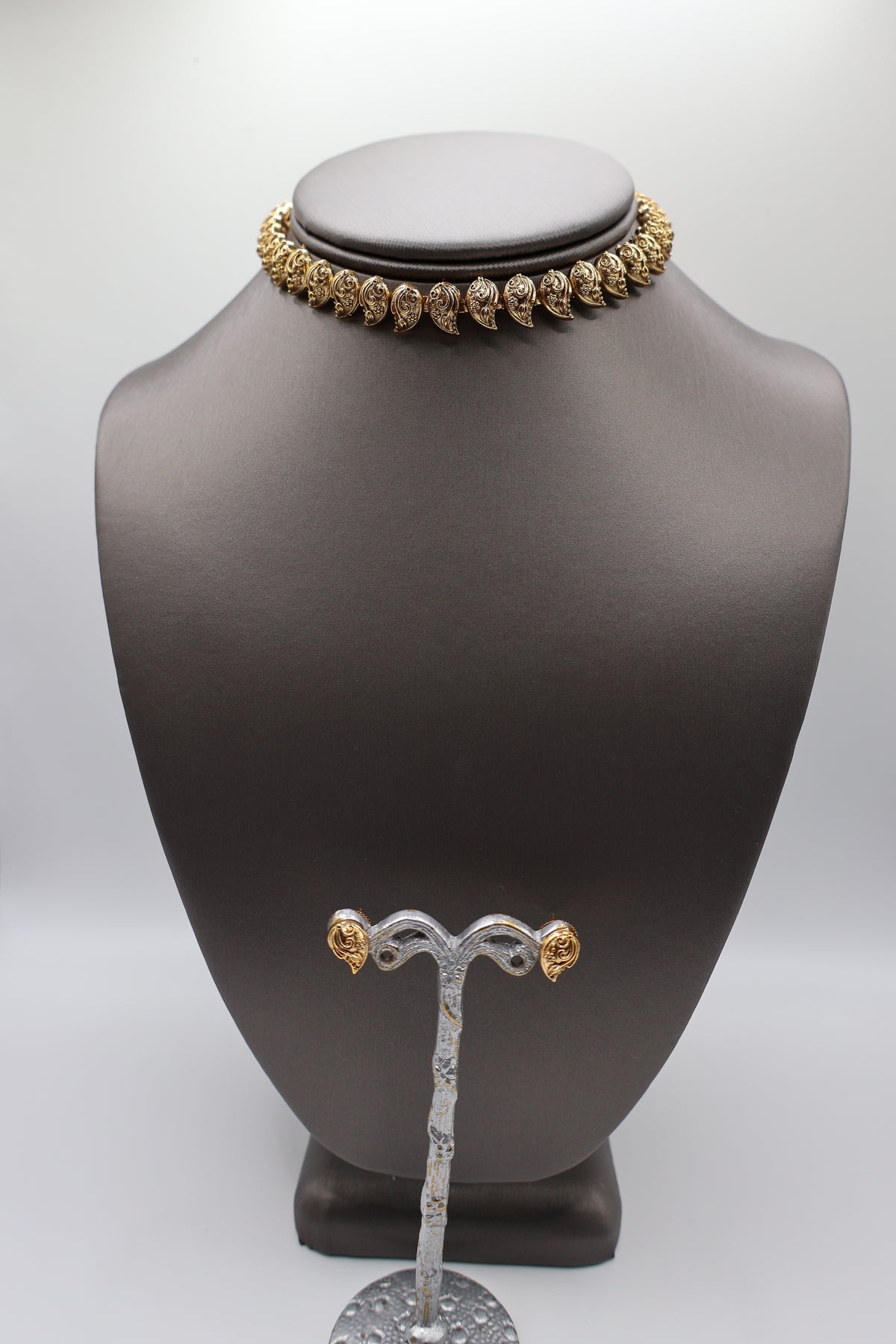 Anamika Choker Necklace Set