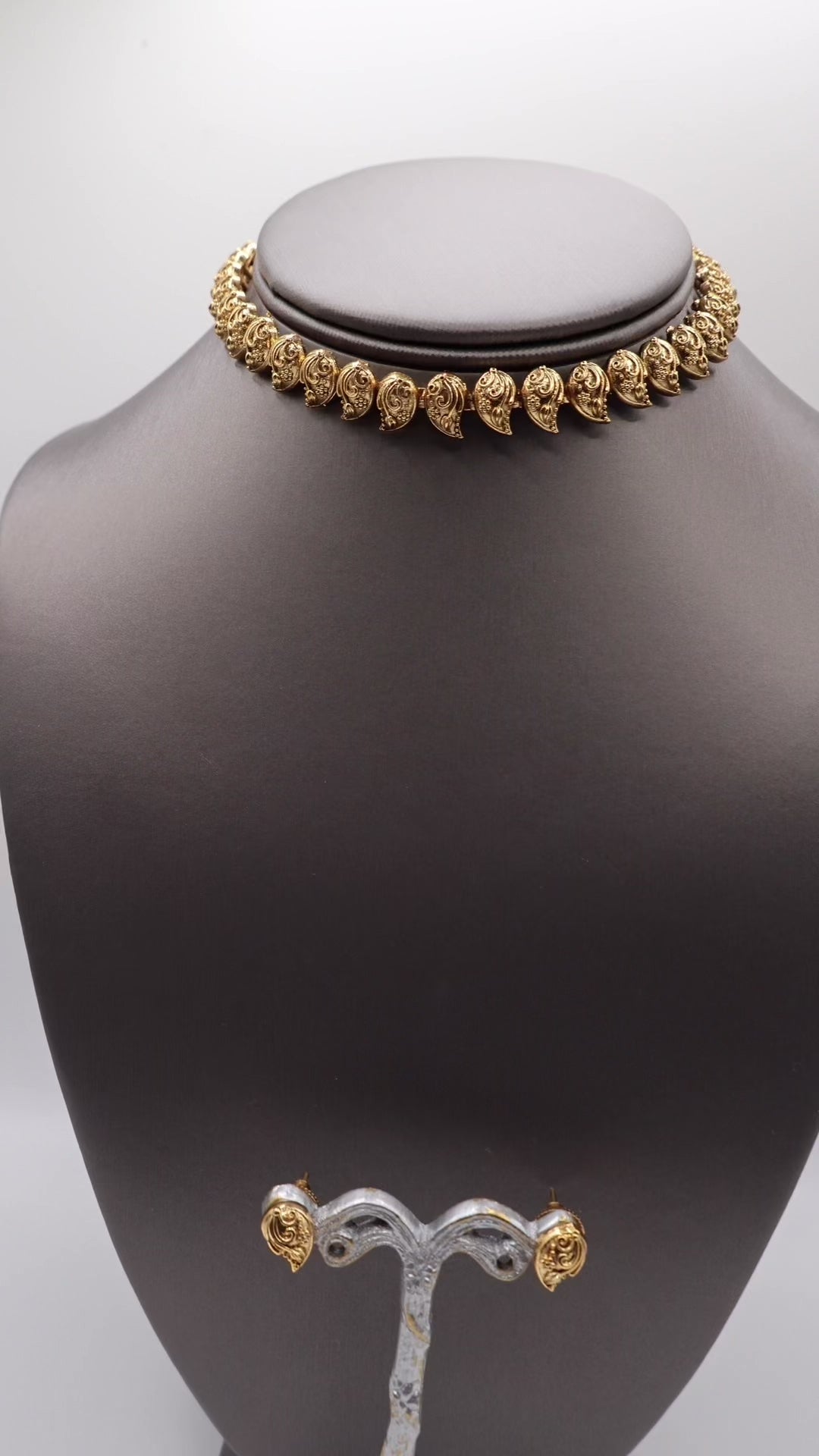 Anamika Choker Necklace Set