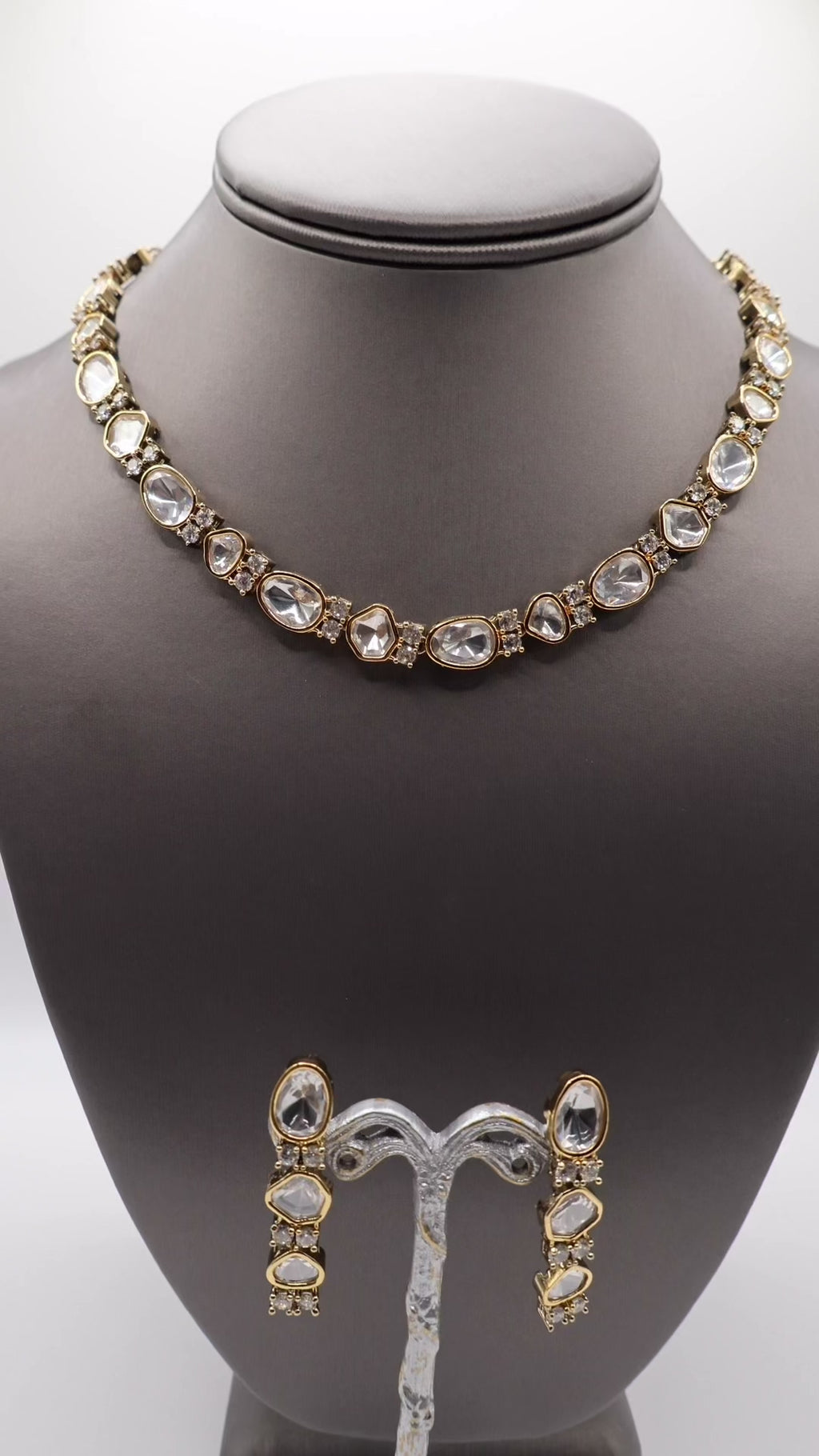 Shelly Necklace Set